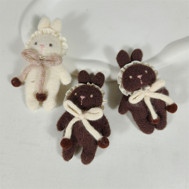 Accesorii decorative în stil Japonez: iepuraș pluș, fular, broșă și pandantiv pentru geantă; bijuterii DIY – set clipsuri pentru păr; pentru adulți; toamnă 2025