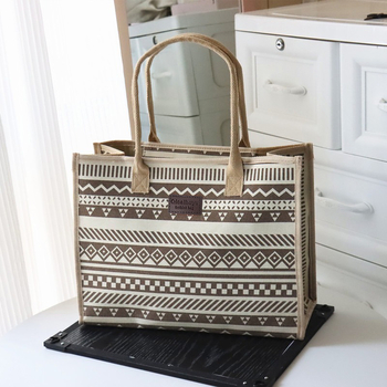 Nylonová minimalistická kabelka so zipsom, polyesterovou podšívkou, vodorovný štvorcový tvar