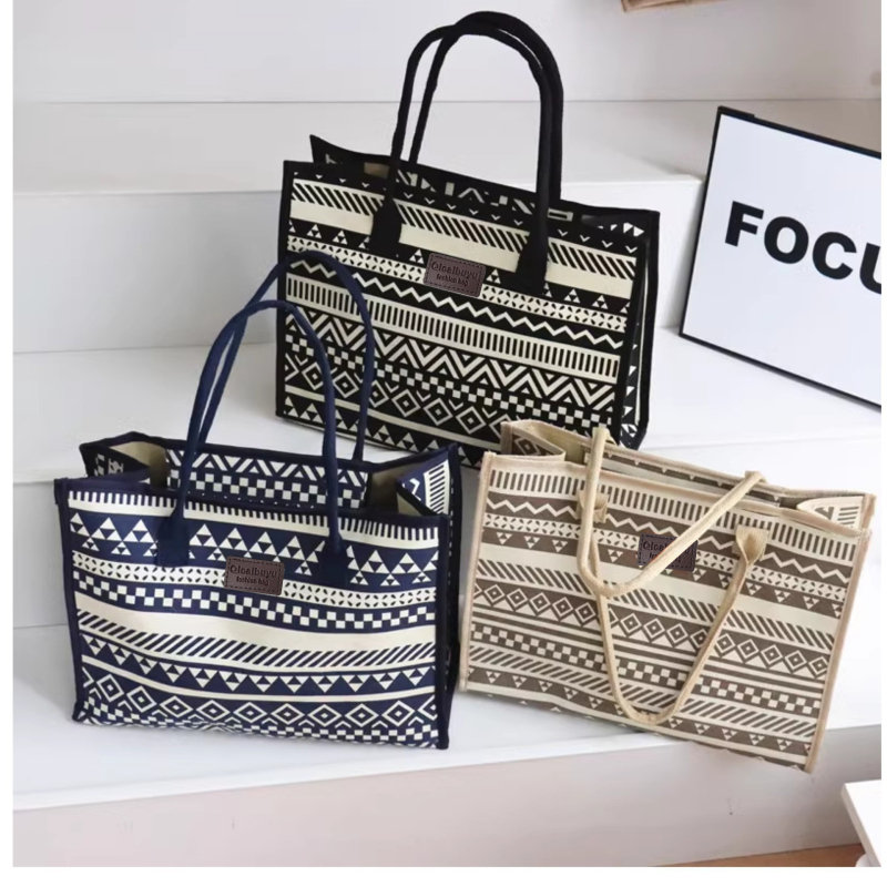 Nylonová minimalistická kabelka so zipsom, polyesterovou podšívkou, vodorovný štvorcový tvar