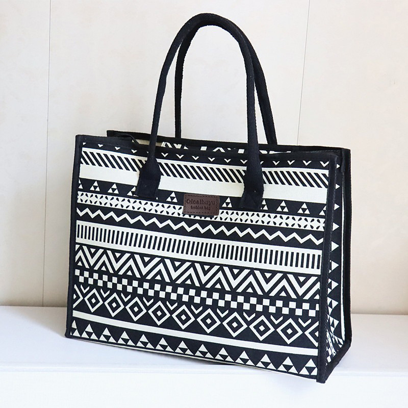 Nylonová minimalistická kabelka so zipsom, polyesterovou podšívkou, vodorovný štvorcový tvar