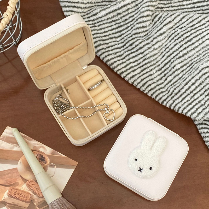 Slatka kutija za nakit sa zekom – prijenosna stolna kutija za pohranu nakita (PU), 1 sloj, Otporna na prašinu, za naušnice, prstene i lančiće.