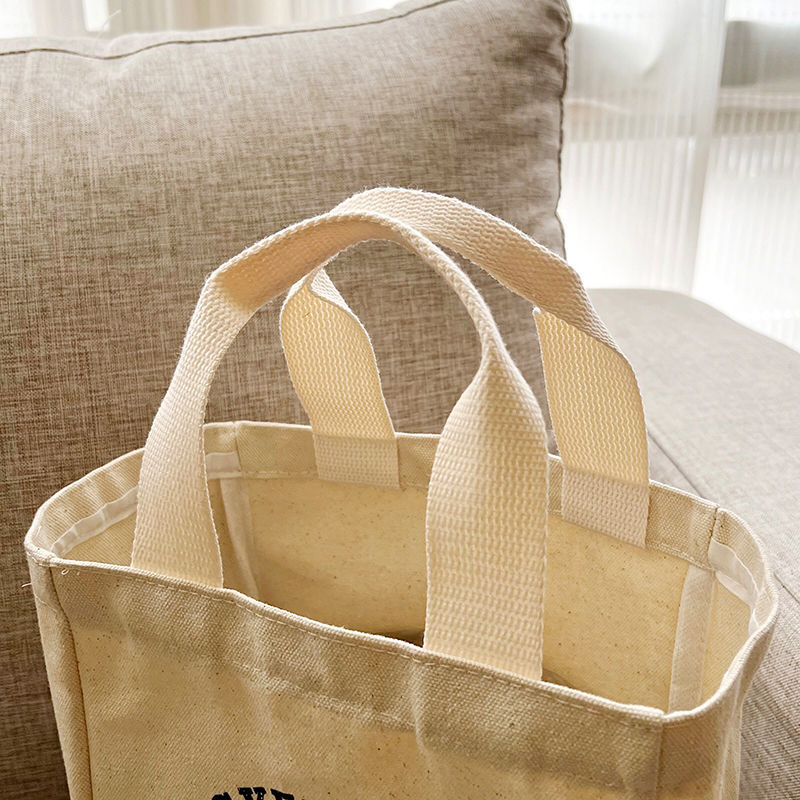 Platnena Tote torba – Urbani stil jednostavnosti, platno, Tote stil, horizontalni kvadratni oblik, otvoreni otvor