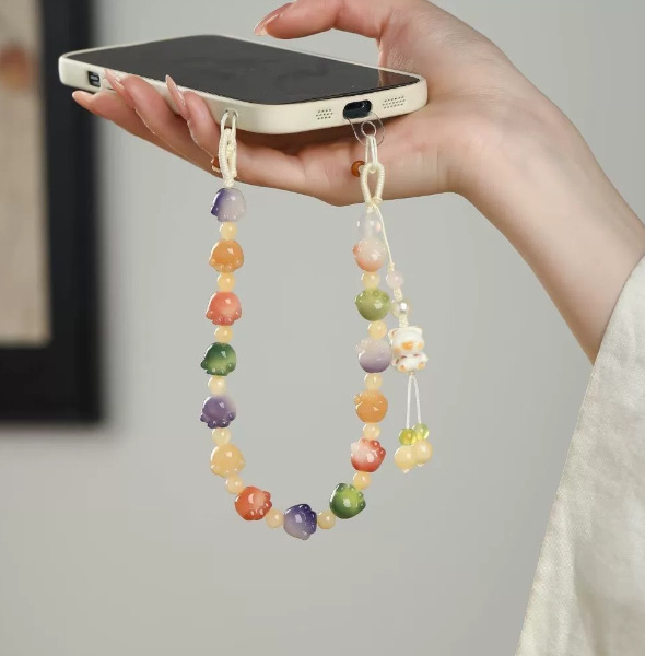 Lanț de telefon gradient cu mărgele și pandant drăguț cu animal, lucrat manual din plastic/rezină, stil șnur pentru încheietură, model animale mici, toamna 2025