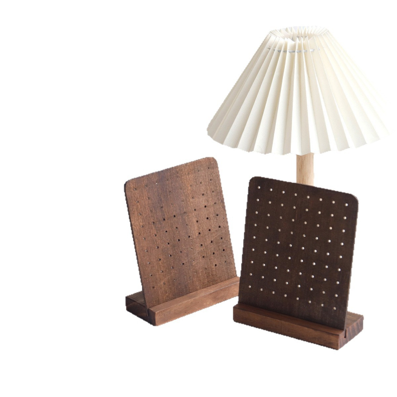 Suport din lemn pentru bijuterii – lanțuri și cercei, design geometric, cu un singur etaj