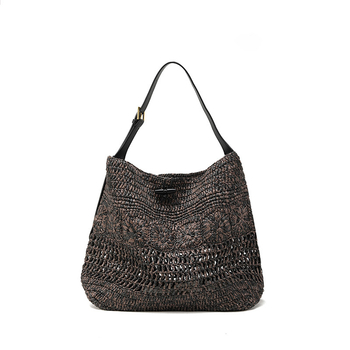 Heklana torba od slame u etničkom stilu, horizontalnog kvadratnog oblika, otvorenog otvora, bez podstava, unutarnja džep za mobitel, jedna naramenica, pogodna za slobodno vrijeme i putovanja