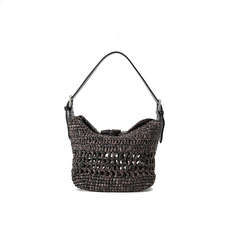 Heklana torba od slame u etničkom stilu, horizontalnog kvadratnog oblika, otvorenog otvora, bez podstava, unutarnja džep za mobitel, jedna naramenica, pogodna za slobodno vrijeme i putovanja