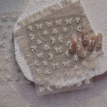 Körömdekorációs matrica – kristálygyémántok, virágok és pillangók, rajzfilm mintázat, minimalist stílus