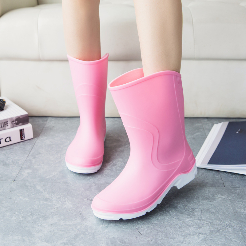 Cizme de ploaie pentru femei - lungime midi, vârf PVC gros, toc mic 1–3 cm, pentru toate sezoanele