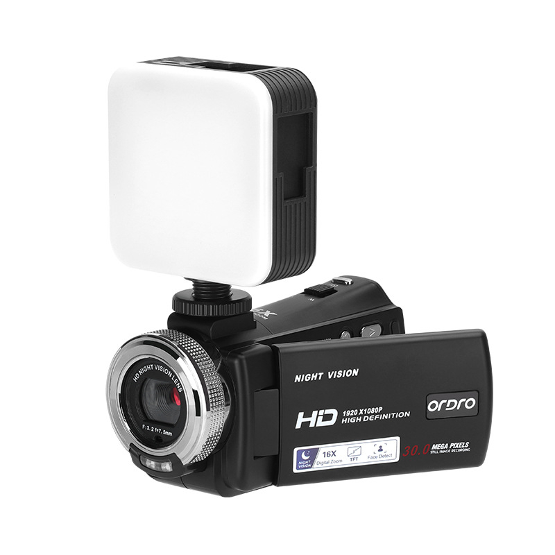 HD digitálna kamera pre domácnosť s nočným videním IR (1080p video, CMOS senzor, sklenený objektív, SD karta úložisko)