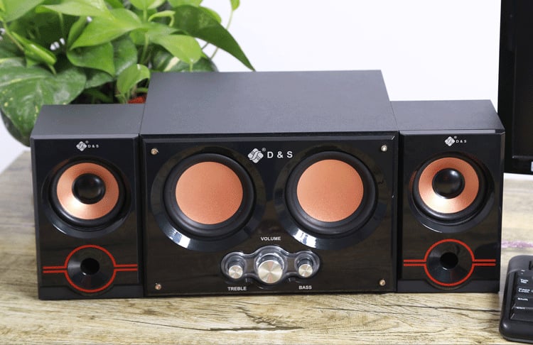 Bluetooth asztali számítógép hangszóró, 2.1-kanalas, 45W kimenet, USB és Bluetooth 4.2, fa burkolat