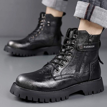 Ghete Martin de iarnă pentru bărbați — partea superioară din piele de vițel primă, căptușeală din lână de oaie, branț din pluș sintetic, talpă din cauciuc, înălime medie la gleznă