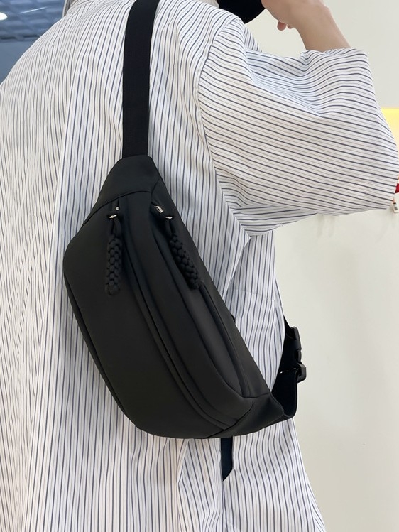 Crossbody torba za sport, poliester, ljeto 2025, zatvarač, unutarnji džepovi za telefon i dokumente
