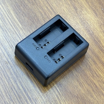 Stanica za punjenje baterije za sportsku kameru GoPro 9 – ABS, moguć tisak logotipa, uključuje 3 punjača