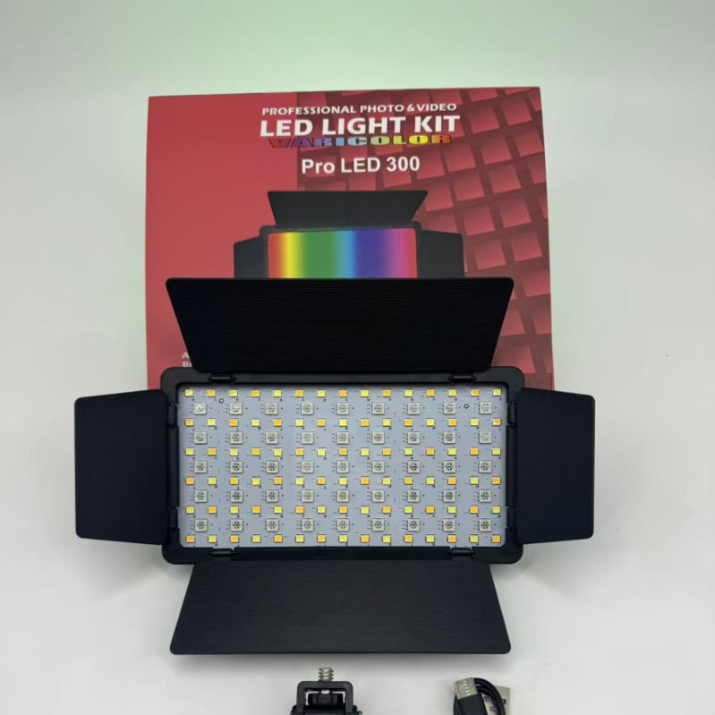 Fotografsko osvjetljenje za dopunu U300 RGB | Ispod 10W | 3,7V | Ugrađena baterija