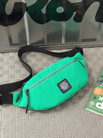 Geantă crossbody unisex din nylon pentru călătorii, închidere cu fermoar, căptușeală poliester, vara 2025
