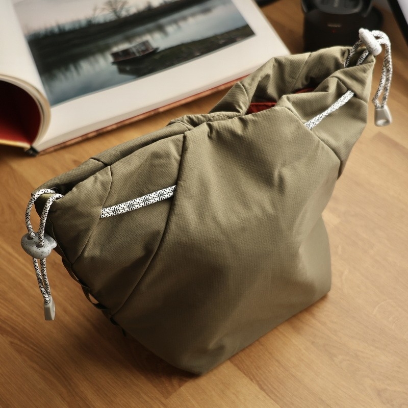 Backpacker M21 Kameru pleca somiņa – SLR un bezspoguļkamerām, neilona ārpuse, poliesteres oderējums, nodilumizturīga, Neurobridge tehnoloģija