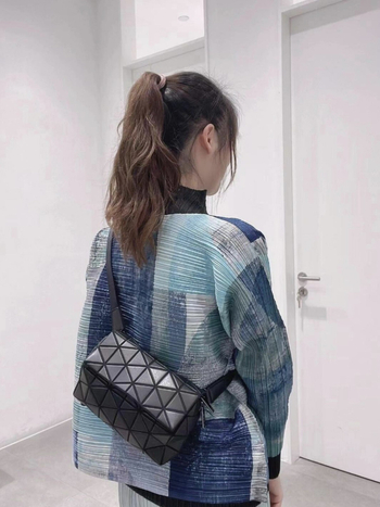 BAOBAO cilindrična crossbody torba s poklopcem, PVC, magnetsko zatvaranje, gradski stil