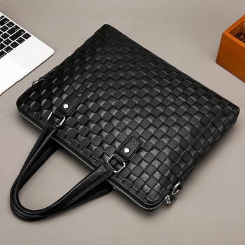 Geantă de mână pentru bărbați din piele naturală - model carouri (Formă orizontală pătrată; Închidere cu fermoar; Compatibil cu laptop de 14 inchi; Capacitate 20–35 L)