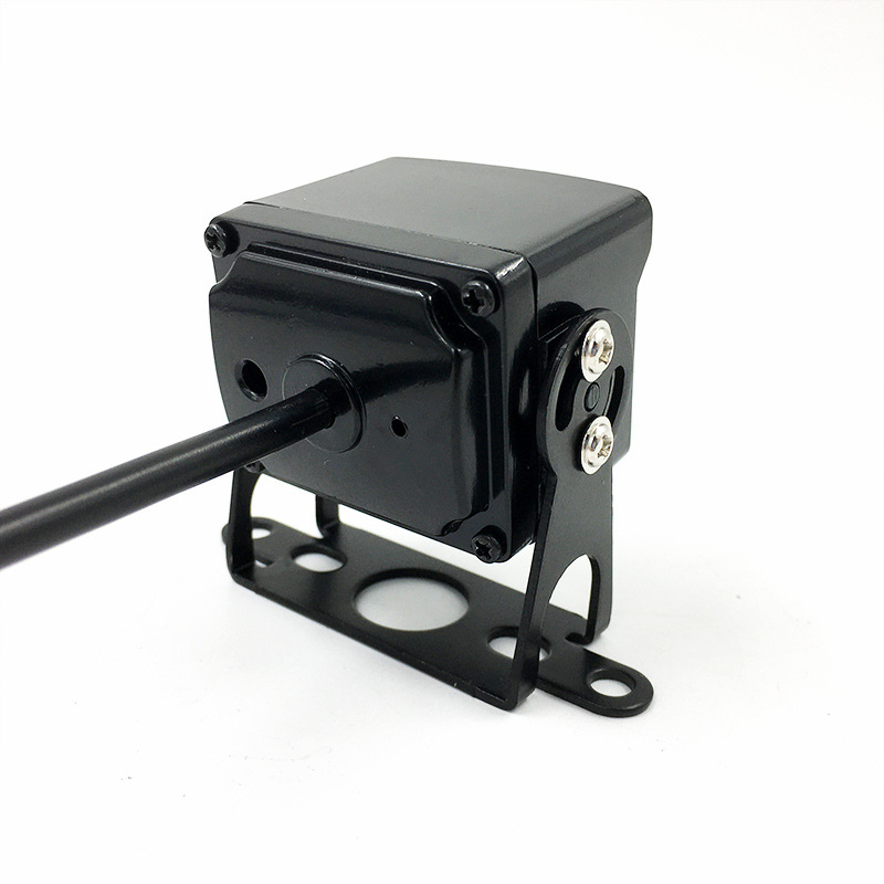 Oliyo 4-kanalų AHD DVR sistema transporto priemonėms, 1080P naktinio matymo atbulinės eigos kamera, reguliuojamas kampas į viršų/į apačią