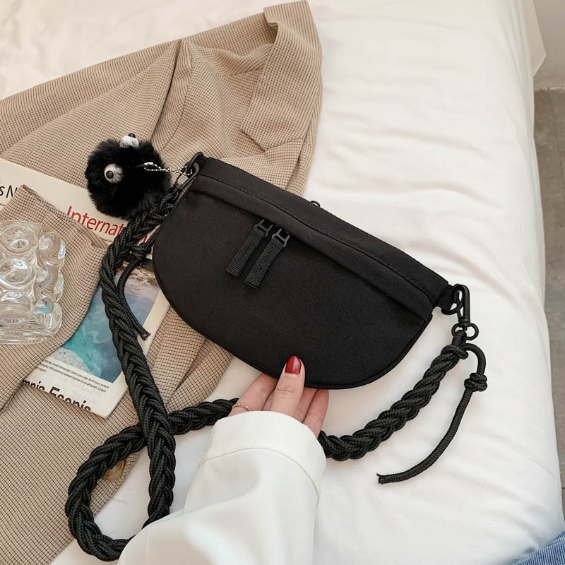 Ženska torbica preko ramena u obliku školjke, najlon, zatvarač, unutarnja pretinica za telefon, jedna naramenica