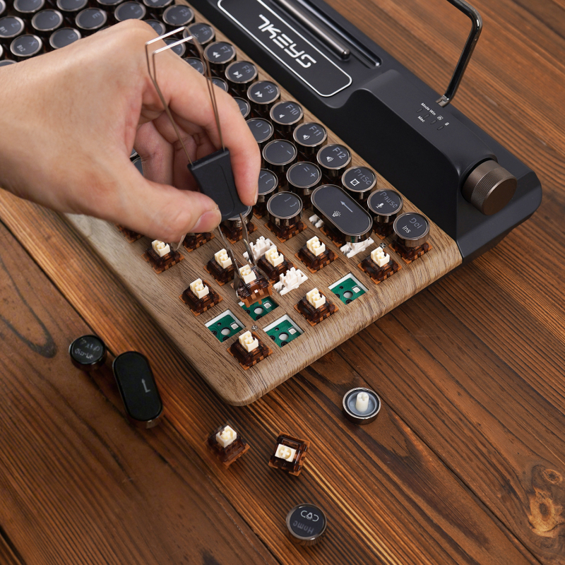 Tastatură mecanică cu conexiune în trei moduri (Bluetooth/receptor 2.4G/USB cablat), iluminare RGB, carcasă din aliaj de aluminiu, până la 87 taste