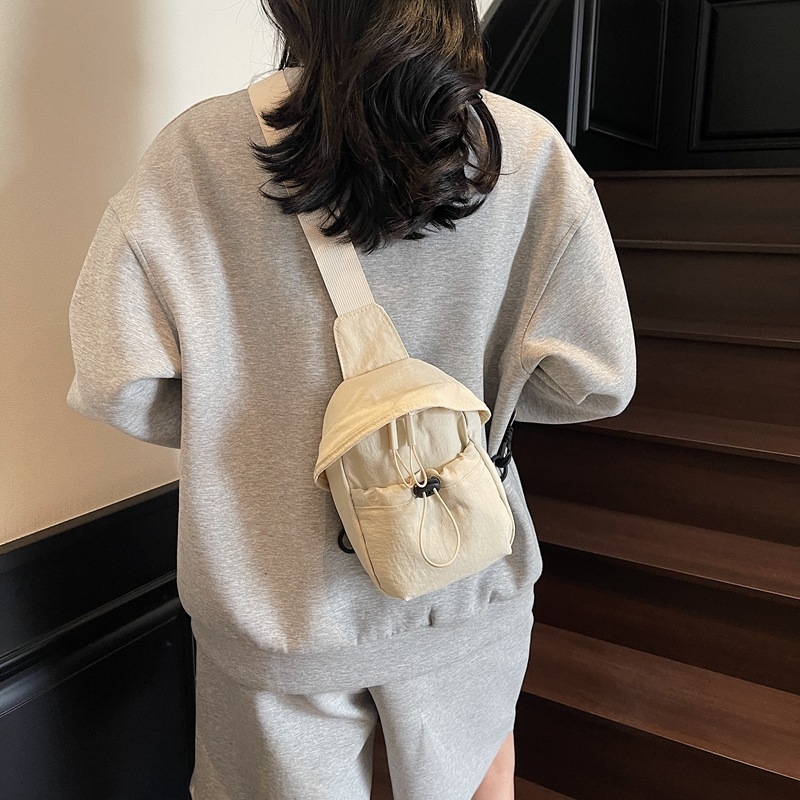 Geantă de umăr pentru femei NORTH NANSEN – minimalism urban, material textil, primăvara 2025, căptușeală poliester, fermoar