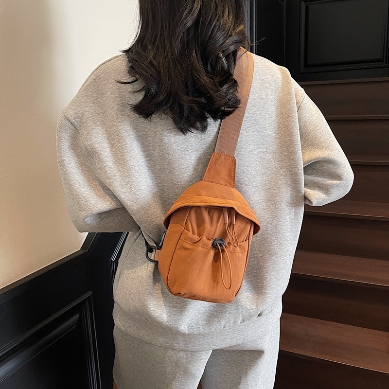 Geantă de umăr pentru femei NORTH NANSEN – minimalism urban, material textil, primăvara 2025, căptușeală poliester, fermoar