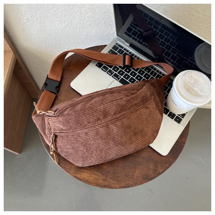 Corduroy ženska crossbody torbica, urbanistički minimalistički stil, zatvarač, poliester podstava, džep za telefon