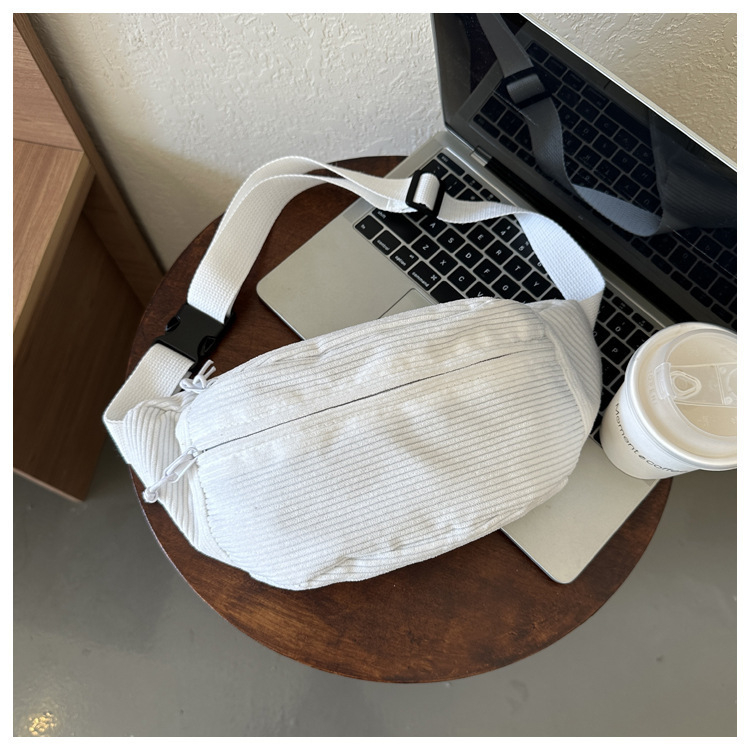 Corduroy ženska crossbody torbica, urbanistički minimalistički stil, zatvarač, poliester podstava, džep za telefon