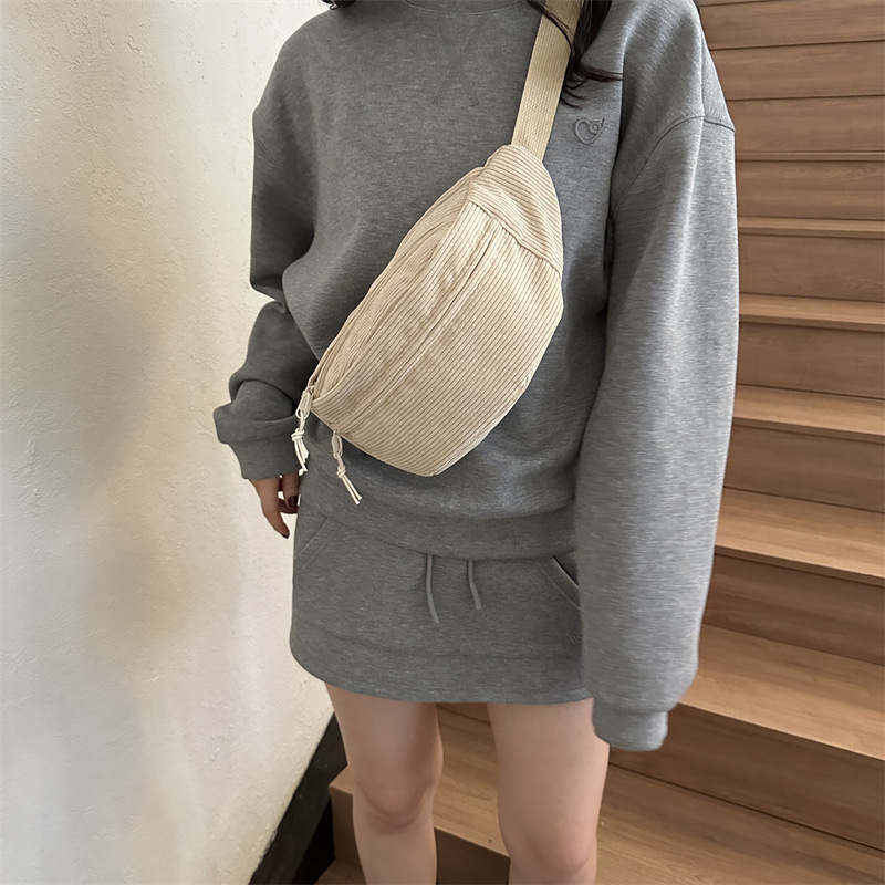 Corduroy ženska crossbody torbica, urbanistički minimalistički stil, zatvarač, poliester podstava, džep za telefon