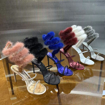 Стилетни сандали със зайче козина и змийски кристални украски за сватба и булчински обувки, горна част от коприна, вътрешна и подметка от естествена кожа, висок ток над 8 см, заострен ток