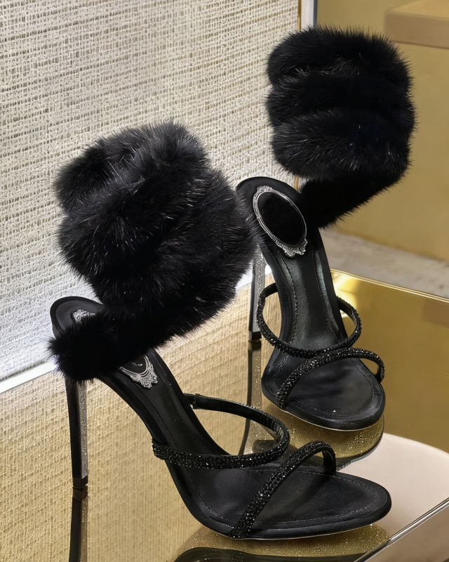 Стилетни сандали със зайче козина и змийски кристални украски за сватба и булчински обувки, горна част от коприна, вътрешна и подметка от естествена кожа, висок ток над 8 см, заострен ток