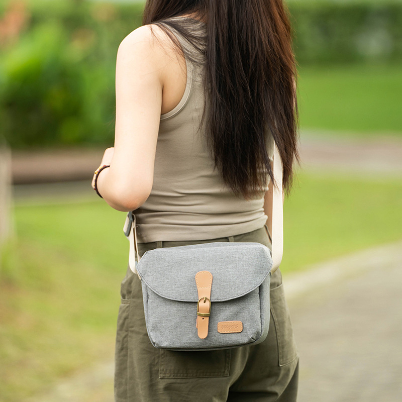 Bezdogles kameros krepšys | Drobės pečių krepšys, universalus, tinka Sony ZV-E10 II, Canon R50, Nikon Z30, Fuji XT50 – minimalistinis prabangus stilius