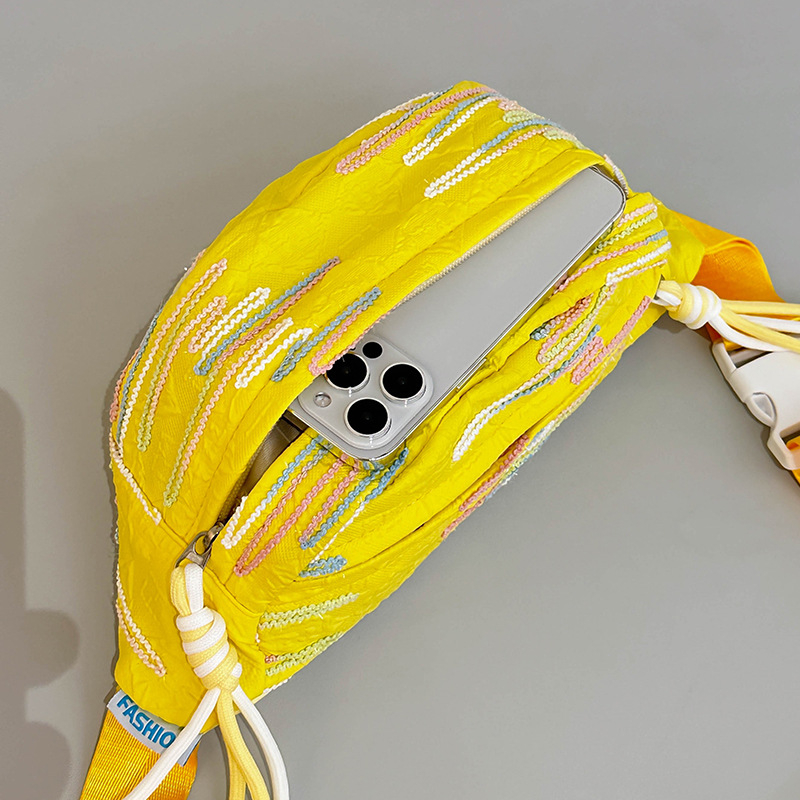 Nylon torbica preko ramena s džepom za telefon, zatvarač, gradski jednostavan stil, ljeto 2024 izdanje
