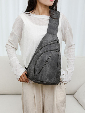 Ženska torbica od PU mekane kože preko ramena s unutarnjim džepom za telefon i dijelom sa zatvaračem, poliester podstava (Jesen 2024)