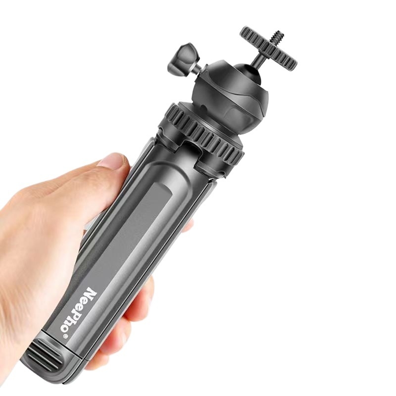 Stalo kameros stovas su 360° pasukimu