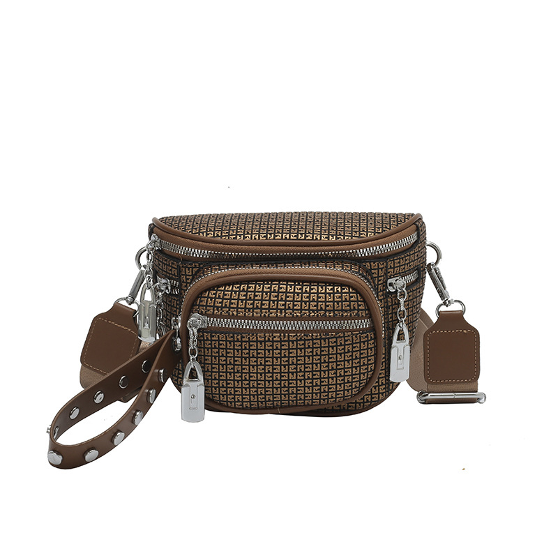 Ženska torbica preko ramena u retro stilu s rivet detaljima, PU koža, veliki kapacitet (Materijal: PU; Godina izdanja: jesen 2025; Podstava: bez podstave; Zatvaranje: lokot; Unutarnji džepovi: za telefon i dokumente)