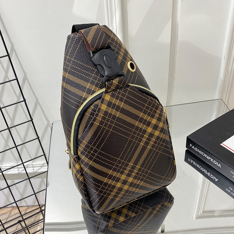 Ženska PU chest bag s tiskom slova i geometrijskim kvadratnim uzorkom, 3D konstrukcija, zatvarač, pretinci za telefon i dokumente, proljeće 2022