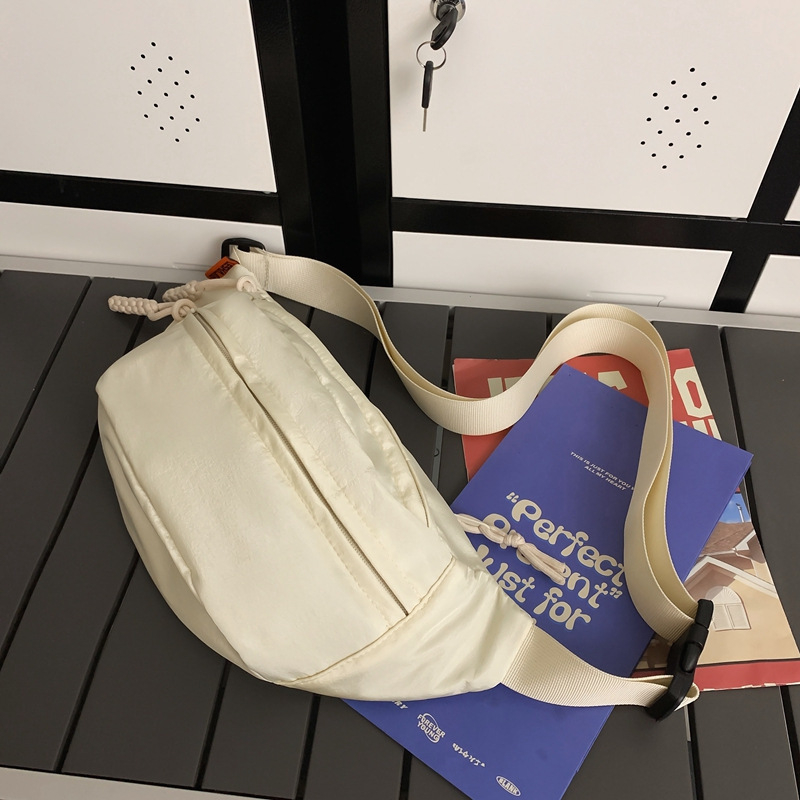 Crossbody torba velikog kapaciteta, uličnog stila, najlon materijal, zatvarač, unutarnja organizacija: džep za mobitel i laminirani džep na zatvarač, za svakodnevnu upotrebu