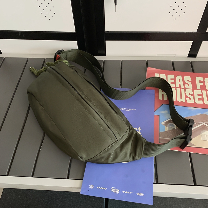 Crossbody torba velikog kapaciteta, uličnog stila, najlon materijal, zatvarač, unutarnja organizacija: džep za mobitel i laminirani džep na zatvarač, za svakodnevnu upotrebu