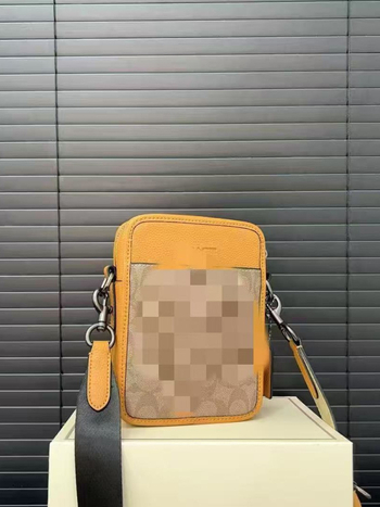 Geantă crossbody pentru bărbați — stil street fashion, material PVC, rezistență la uzură, model litere, căptușeală poliester