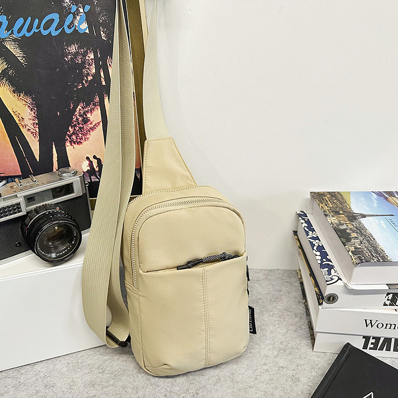 Crossbody torba, najlon materijal, zatvaranje zipom, džep za mobitel, marka KAMUANG