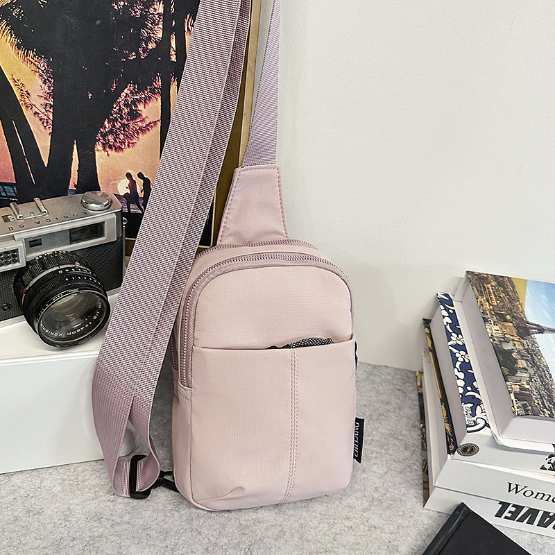 Crossbody torba, najlon materijal, zatvaranje zipom, džep za mobitel, marka KAMUANG