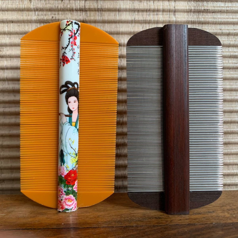 Četka s iglicama za uši i perut – drveni bambusov tijelo, iglice od nehrđajućeg čelika • Materijal: Nehrđajući čelik • Marka: Unique Item • Kategorija: Njega dlake • Uvoz: Ne