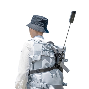 Accesoriu pentru rucsac Insta360 pentru filmare în perspectiva celui de-al treilea — construcție din aliaj de aluminiu, nylon și fibre de carbon; compatibil cu X3, ONE X2, ONE RS, ONE R