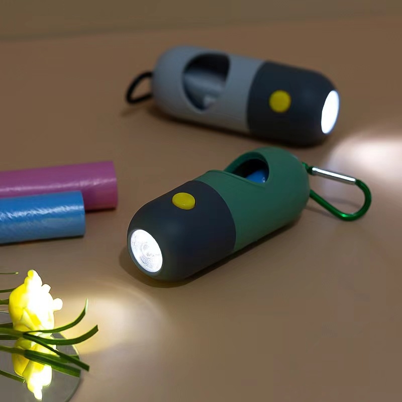 LED-es világítással ellátott kutyapiszkos zacskó adagoló és hordozható tároló kapszula kültéri sétákhoz