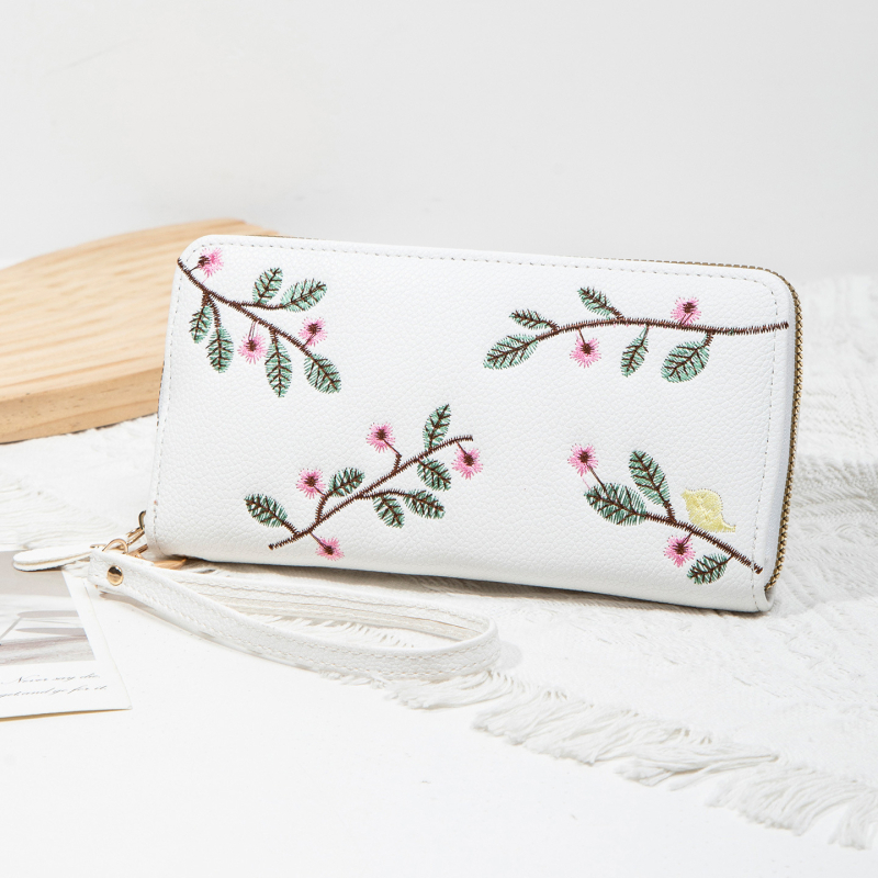 Ženski novčanik s vezenim detaljem, box torba stil, PU koža, zatvarač, podstava od sintetičke kože