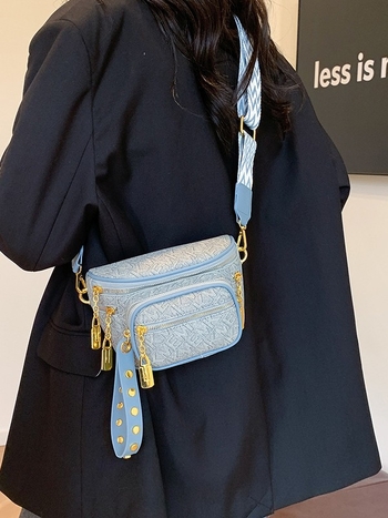 Ženska torbica preko ramena i crossbody, retro višeslojni dizajn, zip zatvarač, PU koža; podstava poliester; jesen 2024; pogodno za rekreacijska putovanja