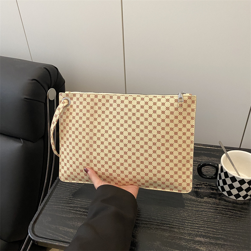 Ženska PU torbica u obliku koverti, mali kvadrat, gradski stil, zatvarač, jesen 2025