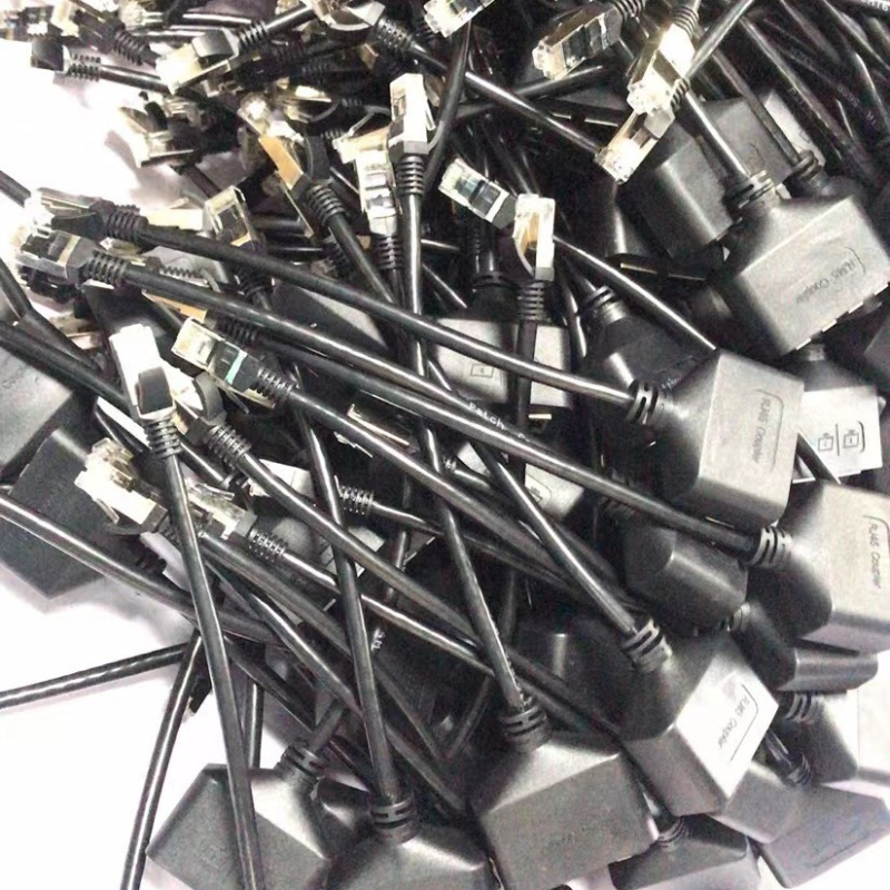 RJ45 Ethernet razdjelnik kabel: 1 muški na 2 ženska, brzina 10–100 Mbps
